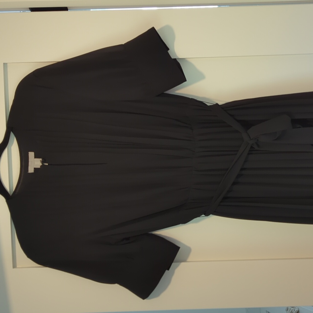 H&M Black Pleated Midi Dress Small